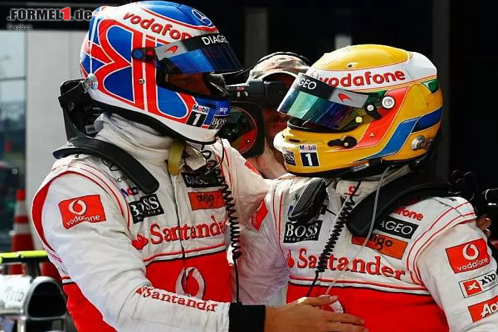 Foto zur News: Jenson Button, Lewis Hamilton
