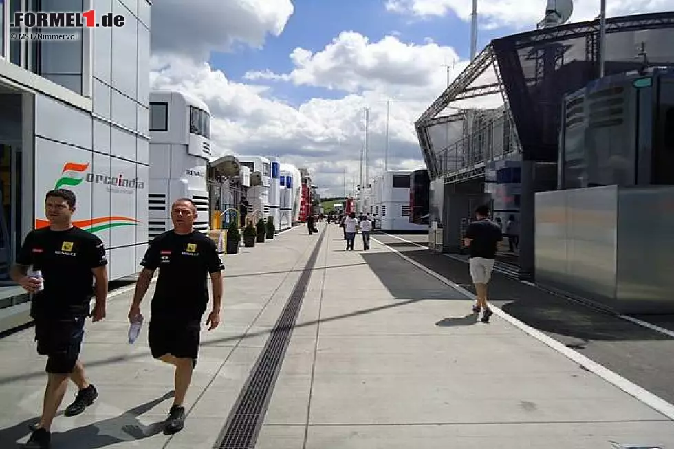 Foto zur News: Paddock am Hungaroring