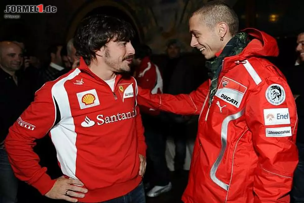 Foto zur News: Fernando Alonso und Valentino Rossi