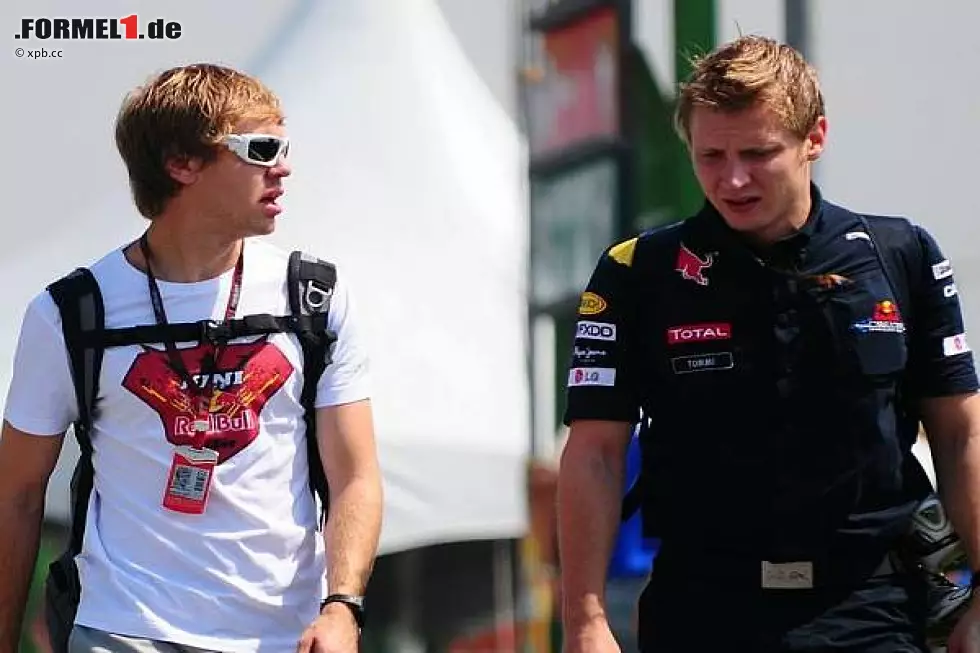 Foto zur News: Sebastian Vettel und Tommi Pärmäkoski