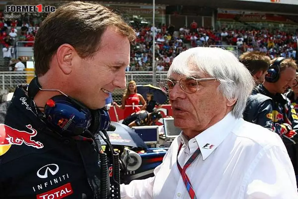 Foto zur News: Christian Horner (Teamchef), Bernie Ecclestone (Formel-1-Chef)