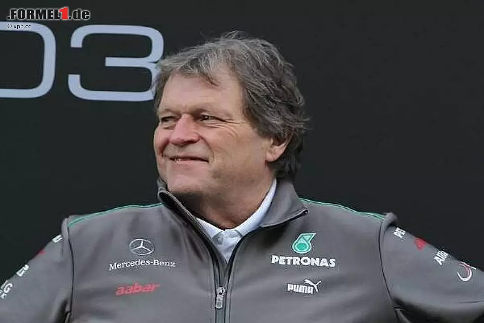 Foto zur News: Norbert Haug (Mercedes-Motorsportchef), Michael Schumacher