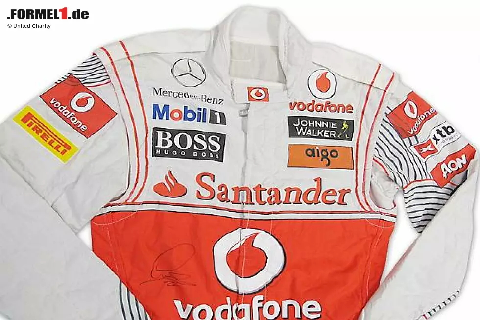 Foto zur News: Rennoverall von Lewis Hamilton