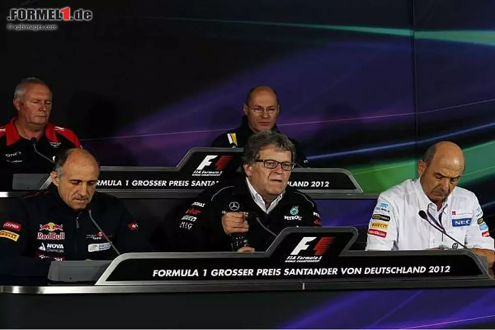 Foto zur News: John Booth (Marussia-Teamchef), Franz Tost (Teamchef, Toro Rosso), Norbert Haug (Mercedes-Motorsportchef), Peter Sauber (Teamchef)