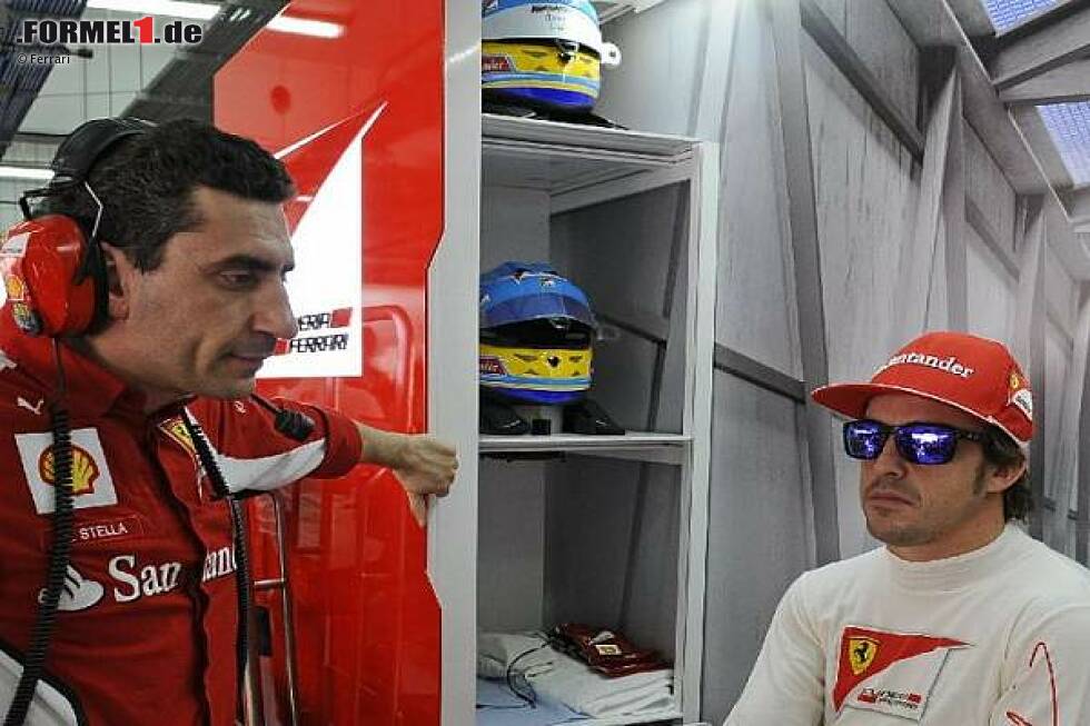 Foto zur News: Fernando Alonso und Renningenieur Andrea Stella