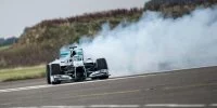 Foto zur Video: Mercedes: 300 km/h auf dem Flughafen