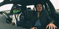 Foto zur Video: Mit den Williams-Piloten in Silverstone