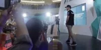 Foto zur Video: Lewis Hamilton & Nico Rosberg treffen Fans