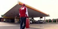 Foto zur Video: Kimi Räikkönen zapft selbst