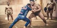 Foto zur Video: Red Bull vs. Sumo-Ringer