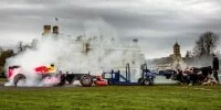 Foto zur Video: Red Bull: Formel-1-Auto gegen Rugby-Team