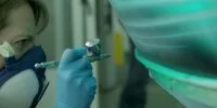 Foto zur Video: Mercedes: Der neue W08 wird lackiert