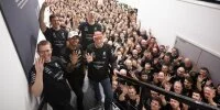 Foto zur Video: Mercedes feiert den vierten WM-Titel in Serie