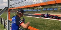 Foto zur Video: Anderer Blickwinkel: Toro Rosso am Streckenrand