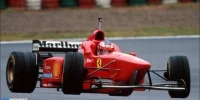 Foto zur Video: Die 10 hässlichsten F1-Autos nach Regeländerungen